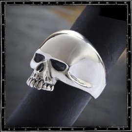 Small Evil Skull Ring