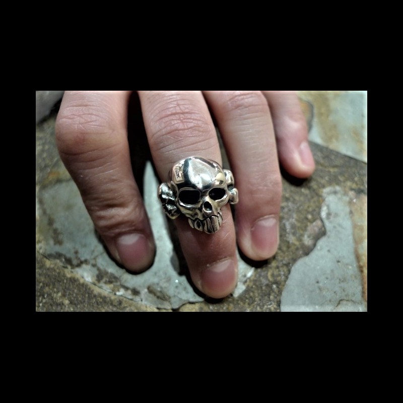 Crazy Piglet Skull & Crossbone ring