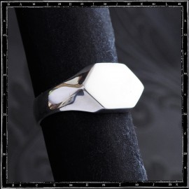 Signet Ring 4 Signet Ring 4