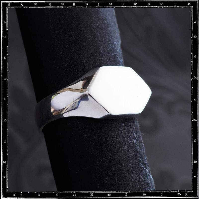 Signet Ring 4 Signet Ring 4