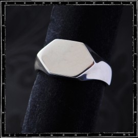 Signet Ring 4 Signet Ring 4