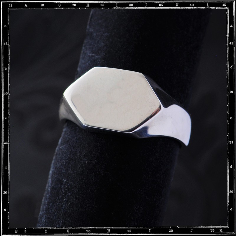 Signet Ring 4 Signet Ring 4