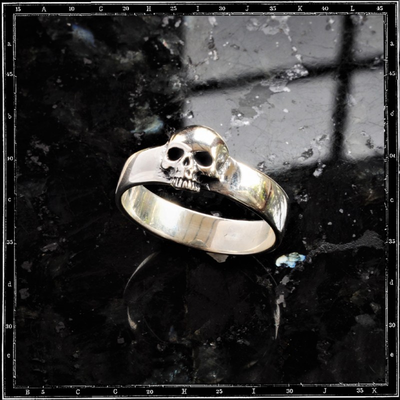 Plain Skull Band ring