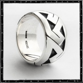 KEY PATTERN RING