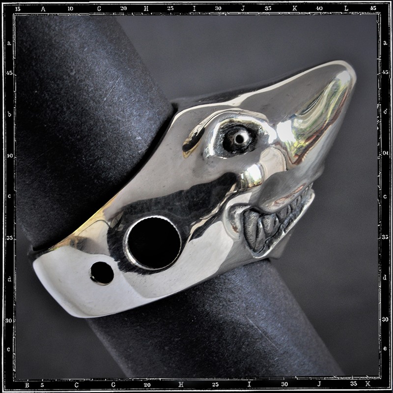 Shark (cartoon) Head Ring
