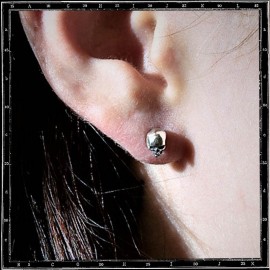 Mini skull stud earrings