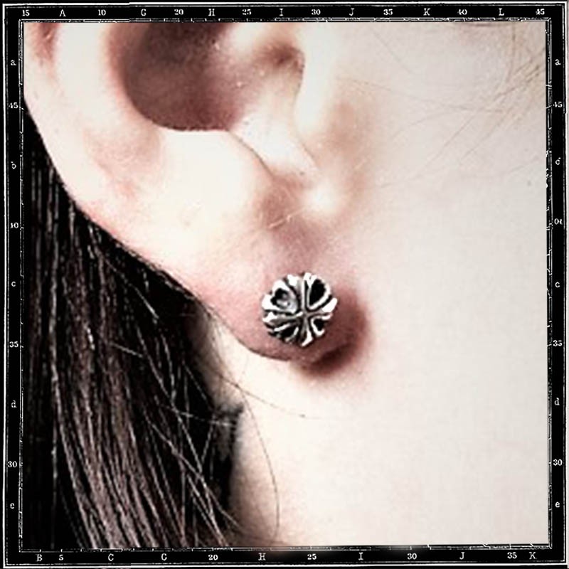 Mini tudor stud earrings