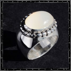 Heavy Beaded Setting Ring Moonstone