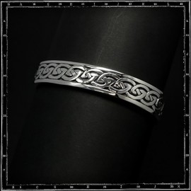 Plain Celtic knots bracelet