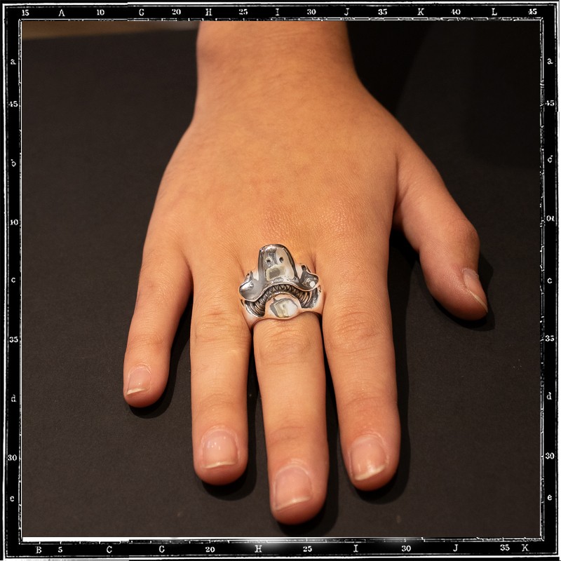 Shark (cartoon) Head Ring