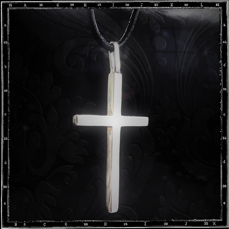 Cross pendant (Ozzy)