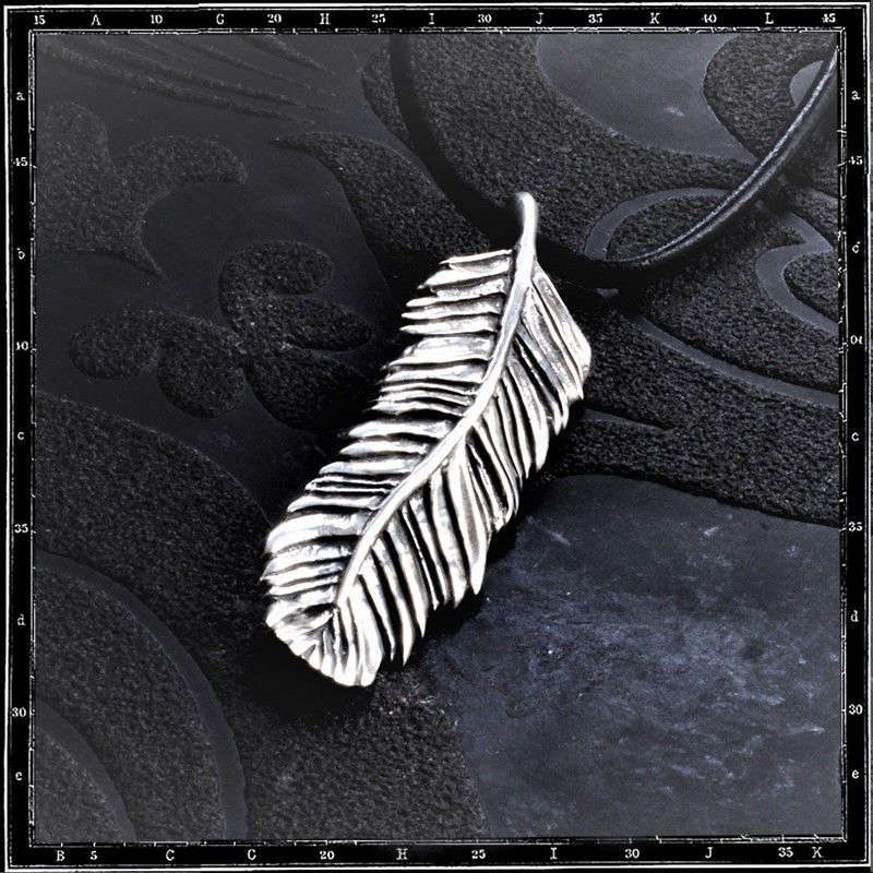 Louvres Feather Pendant (medium)