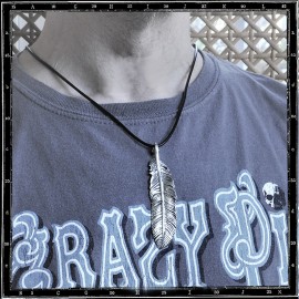 Louvres Feather Pendant (Large)