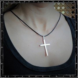 Cross pendant (Ozzy)