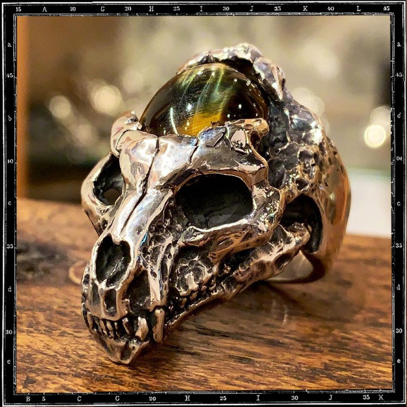 pindas Wiegen wetgeving Stone age skull ring
