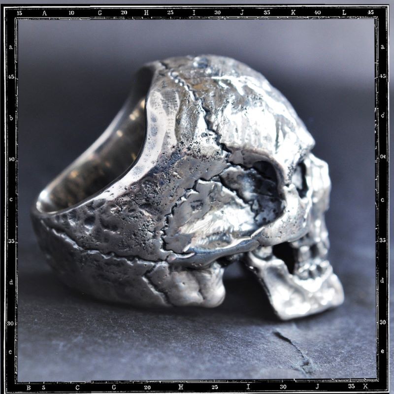Lost Skull ring