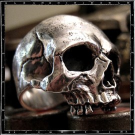 XX Ossuary Skull Ring (Large) XX Ossuary Skull Ring (Large)