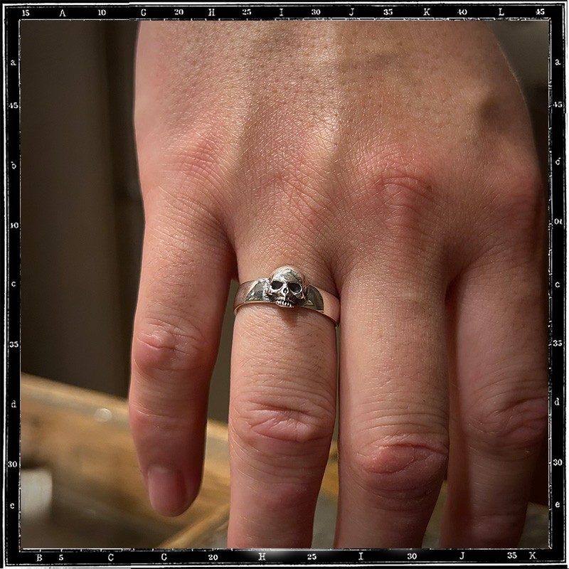 Top Jaw Skull ring
