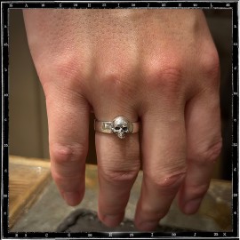 Top Jaw Skull ring