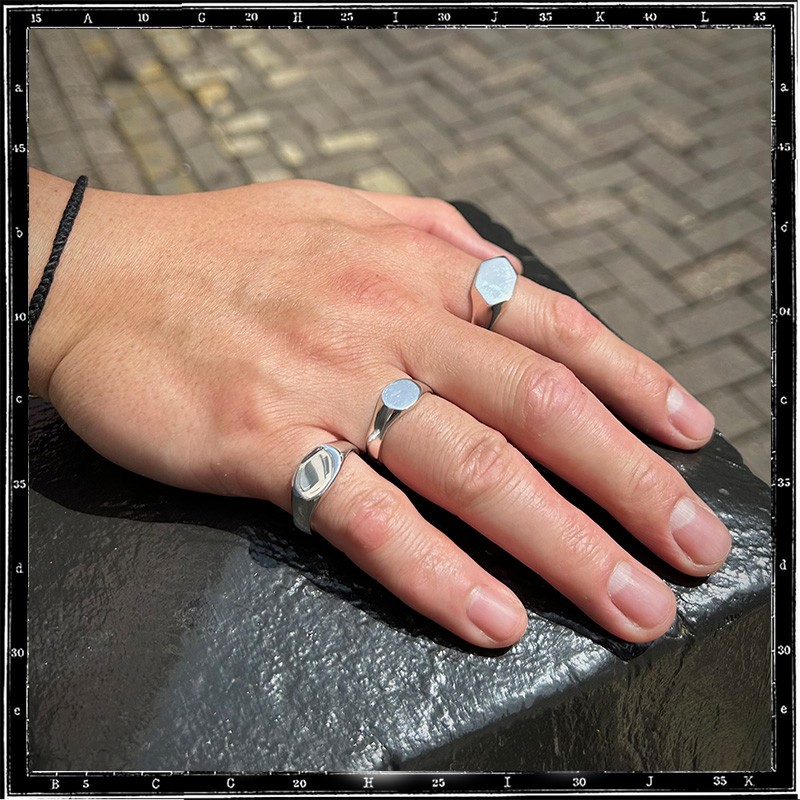 Signet Ring 4 Signet Ring 4