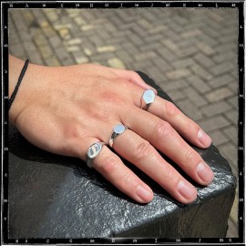 Signet Ring 4 Signet Ring 4