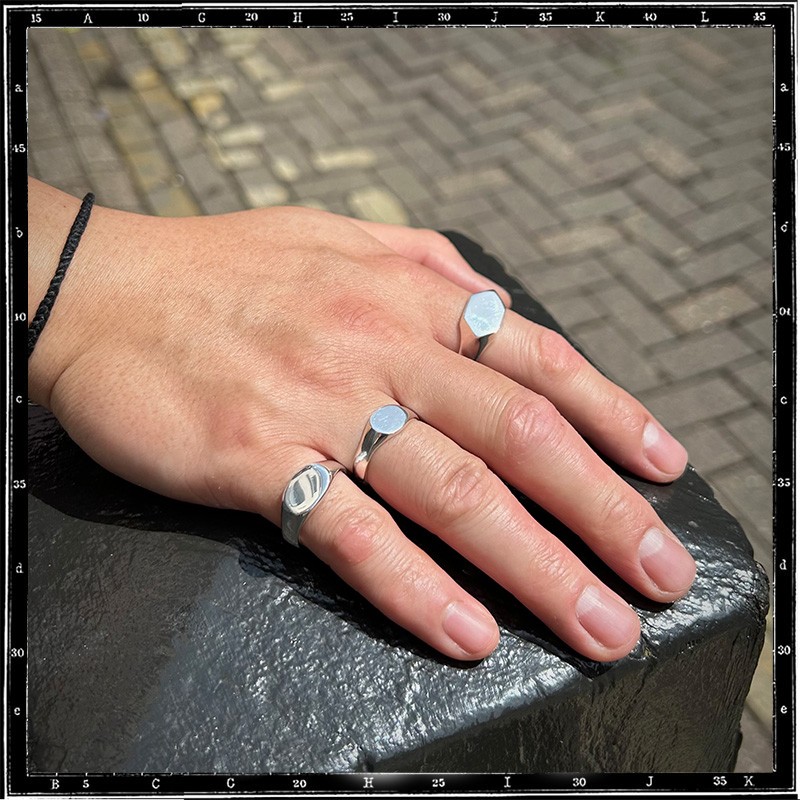 Signet Ring 4 Signet Ring 4