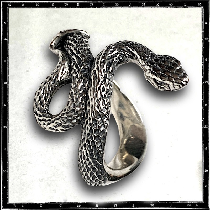 Boomslang snake ring