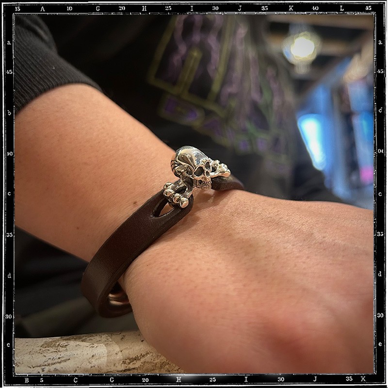 Skull & Crossbone leather bracelet