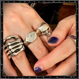 Signet Ring 4 Signet Ring 4