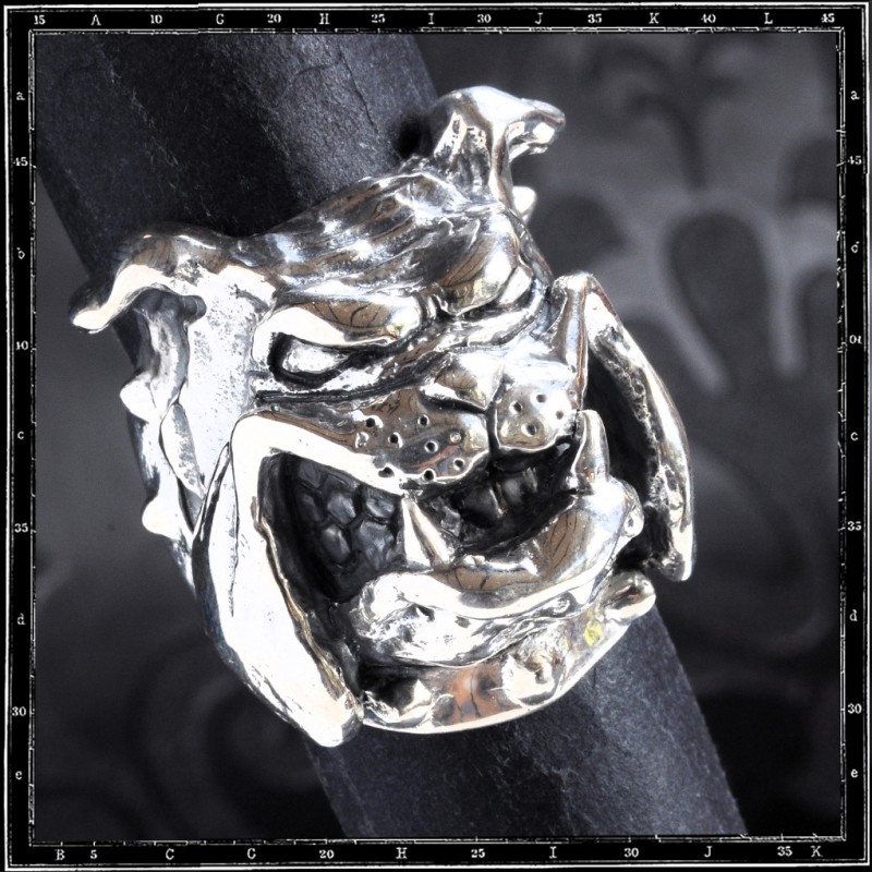 Bulldog ring