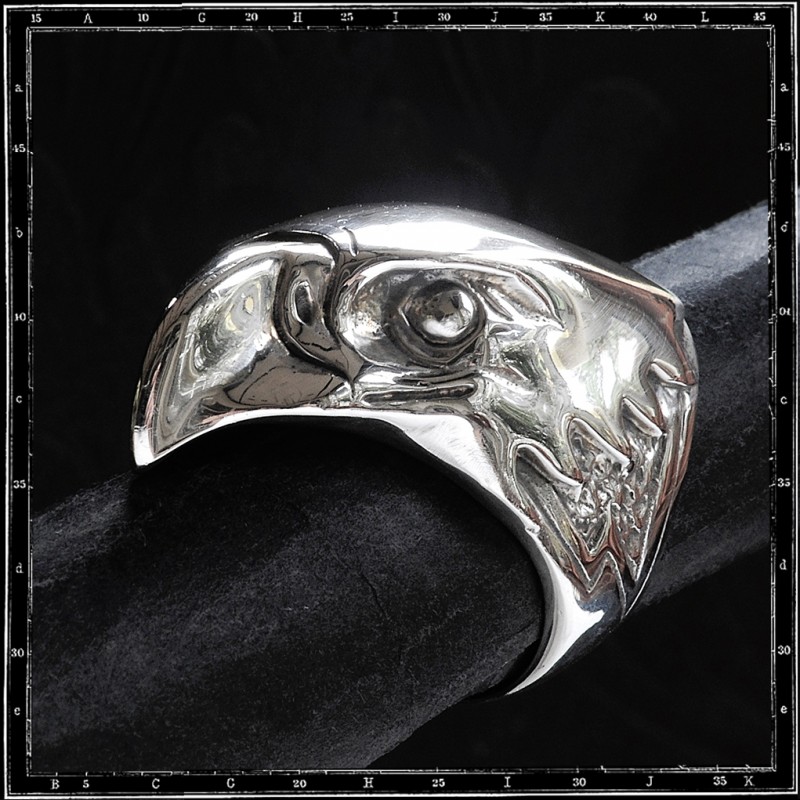 Large eagle head ring