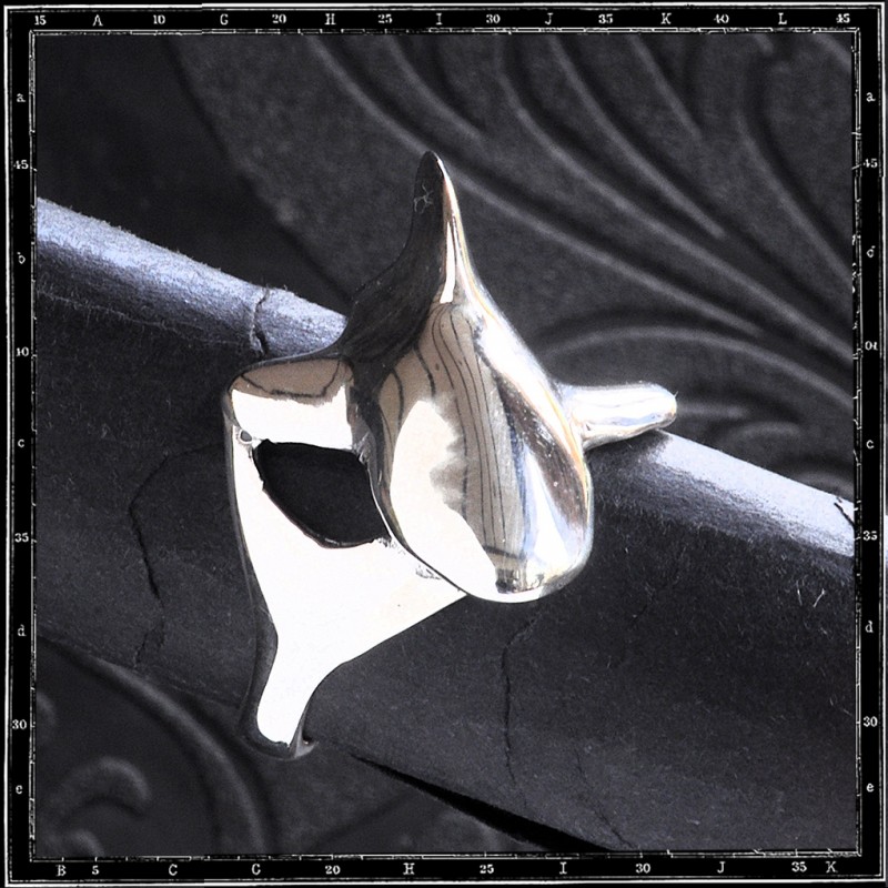 SHARK (WHOLEBODY) RING