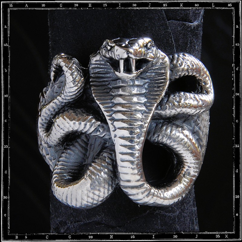 Cobra ring