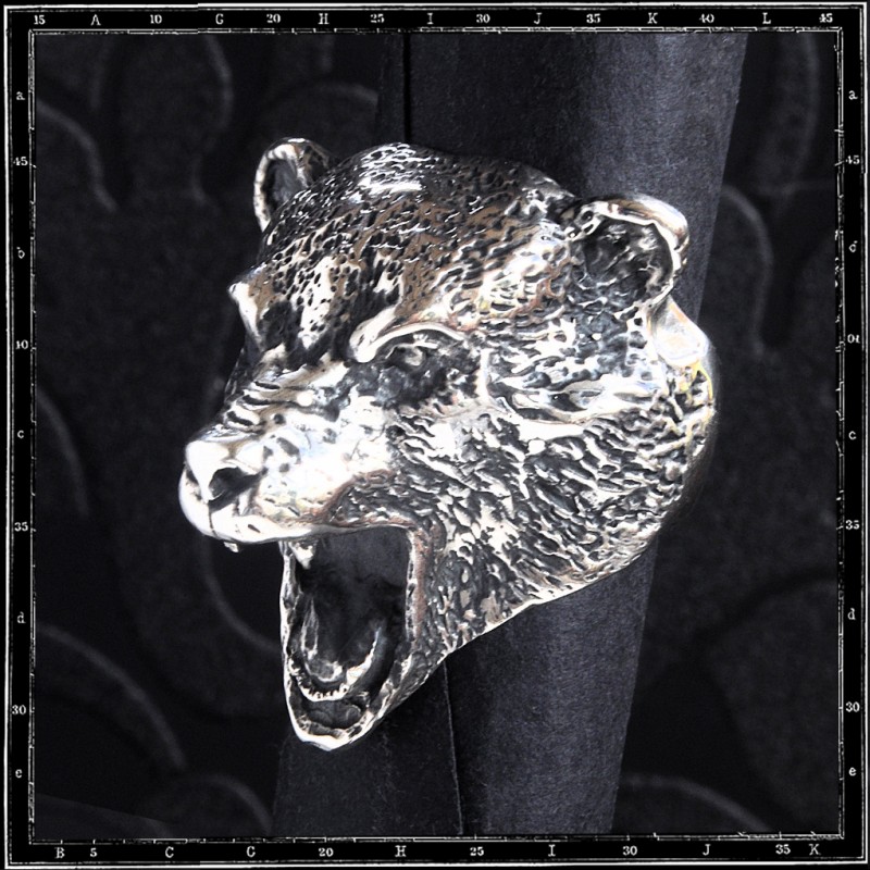 Bear head ring Bear head ring
