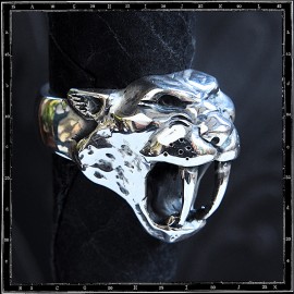 Saber tooth tiger ring Saber tooth tiger ring