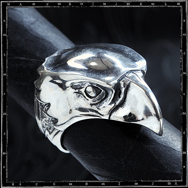 Small Eagle Head ring Small Eagle Head ring