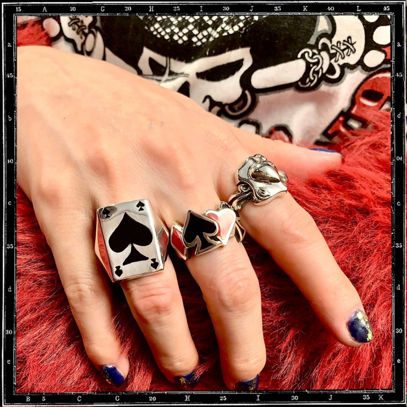 Queen of Hearts Ring Queen of Hearts Ring