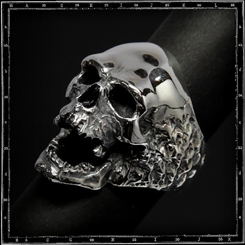 Plague Skull Ring