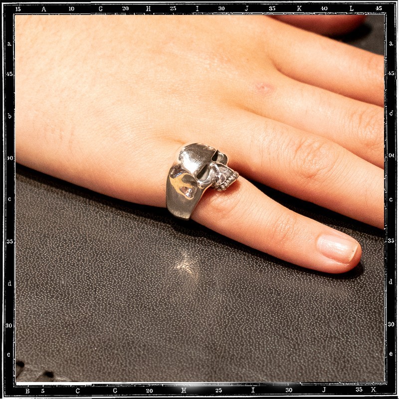 Evil Skull Ring - Mini