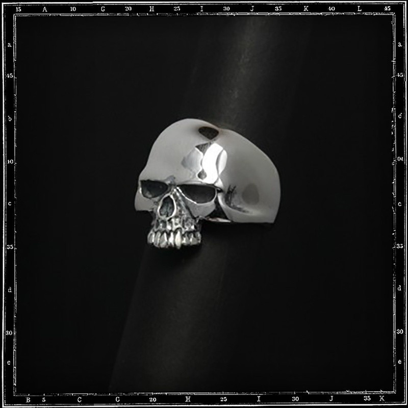 Evil Skull Ring - Mini