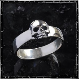 Top Jaw Skull Ring