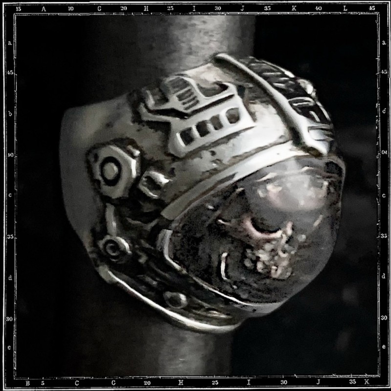 Major Tom Skull ring