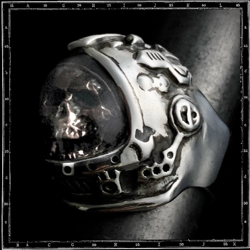 Major Tom Skull ring