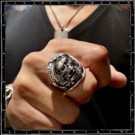 Major Tom Skull ring