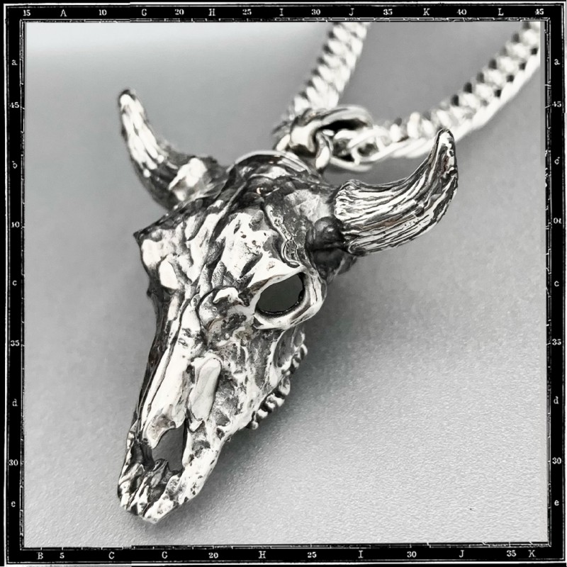 COW SKULL PENDANT (Large 3D)