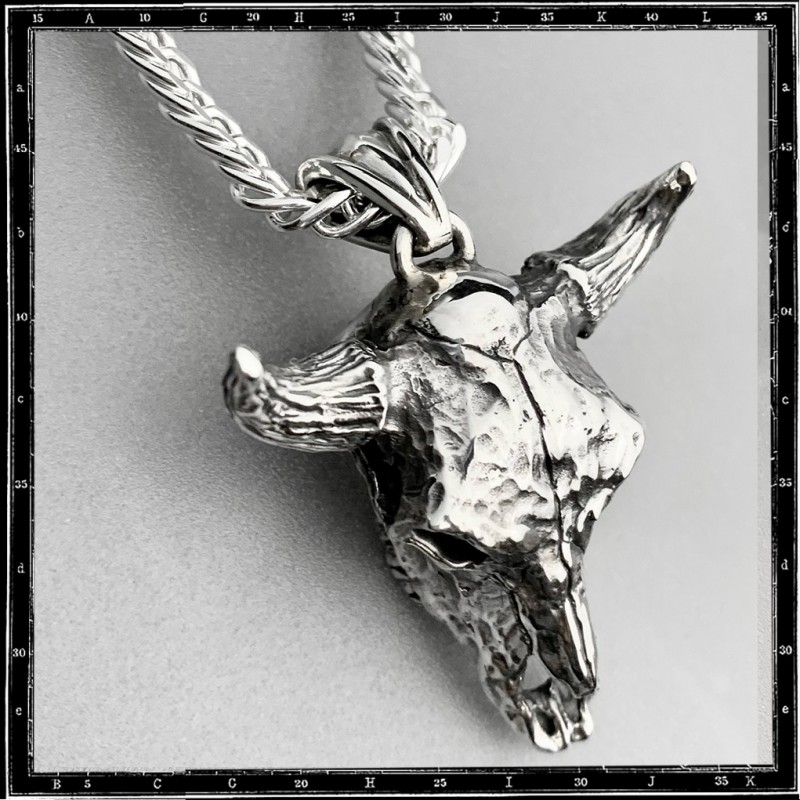 COW SKULL PENDANT (Large 3D)