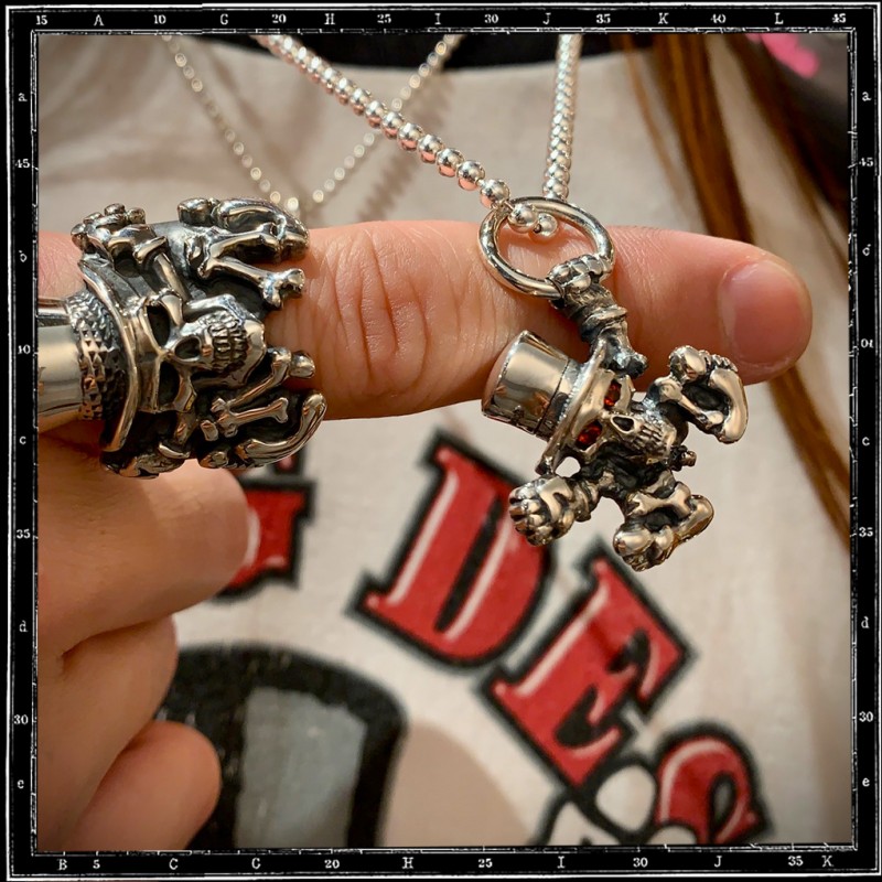 Cheeky Gomez,Crazy Pig  pendant