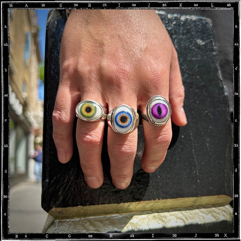 Plain Eye Ring (vertical)