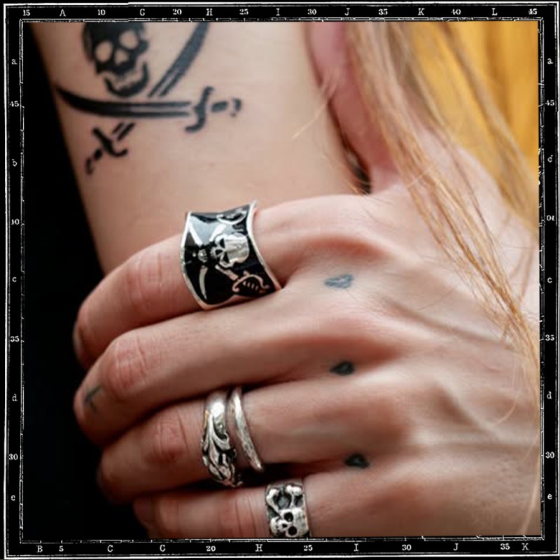 Pirate flag ring Pirate flag ring