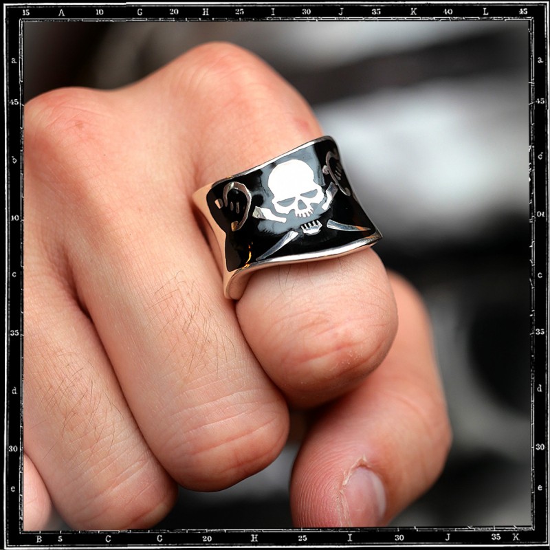 Pirate flag ring Pirate flag ring